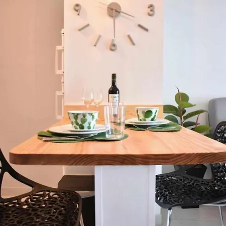 Апартаменты Holyhome Grey 204